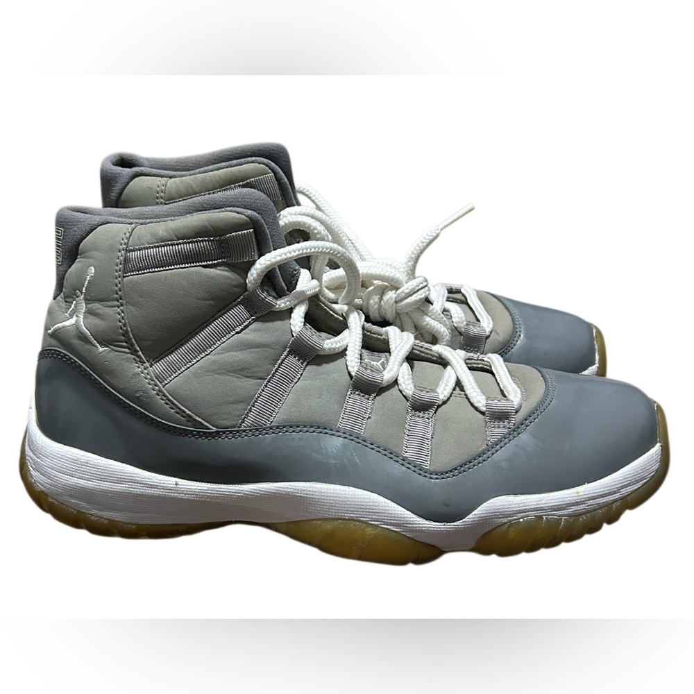 Nike Air Jordan 11 Retro "Cool Grey" sneaker Size 9 Men